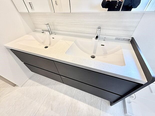 ■手洗いや顔を洗う時も快適に使える便利なシャワー