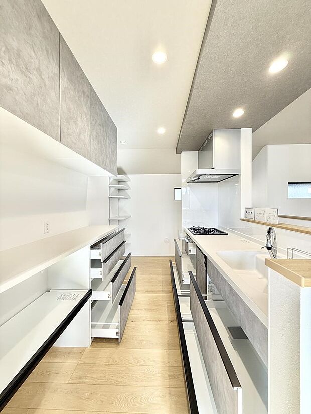 ■家族の絆を深める、温もりのあるキッチン