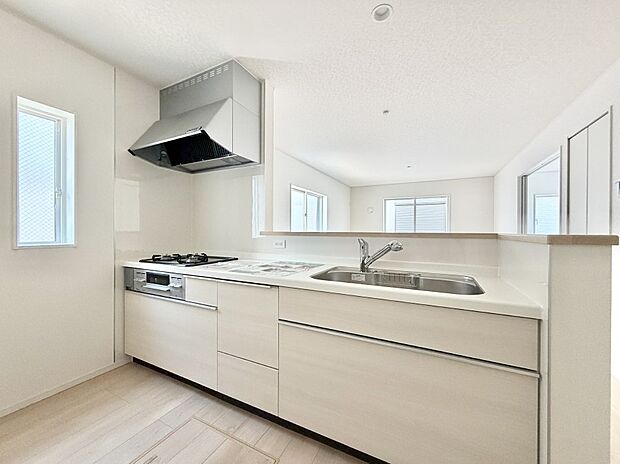 ■シンプルで機能的、毎日使いやすいキッチン