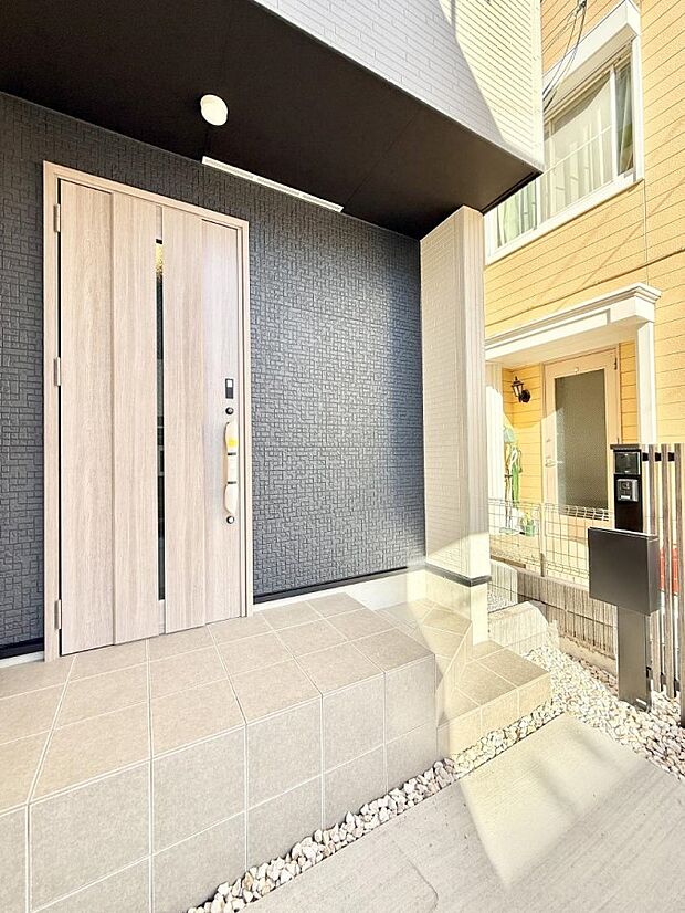 ■ 心地よい暮らしへとつながる、温かい玄関