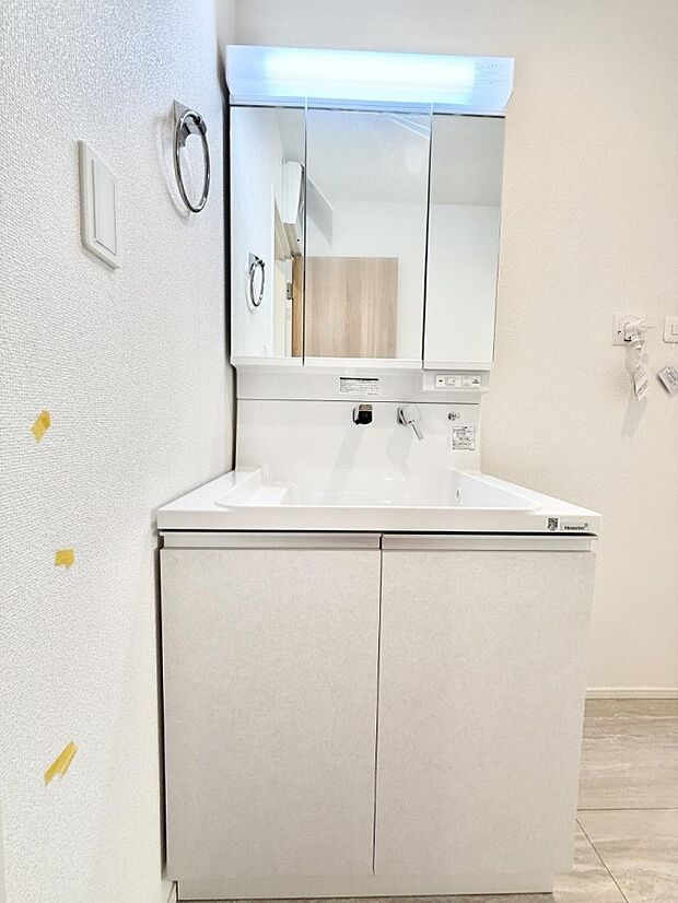 ■明るい洗面所は毎朝の歯磨きも楽しくできちゃいそうです♪