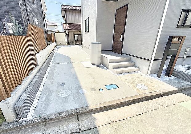 ■ 心地よい暮らしへとつながる、温かい玄関