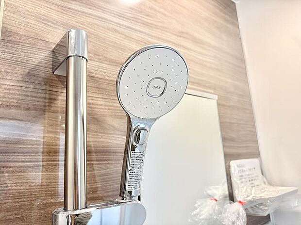 ■手元で簡単に止水できるため、水の無駄遣いを減らすことができます。