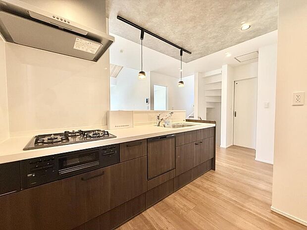 ■シンプルで機能的、毎日使いやすいキッチン