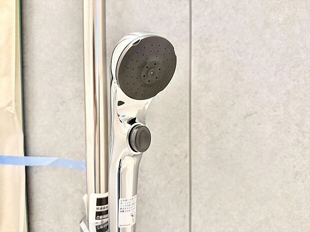 ■手元で簡単に止水できるため、水の無駄遣いを減らすことができます。