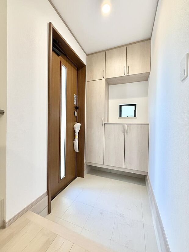 ■ 毎日を気持ちよく迎える、明るく温もりのある玄関