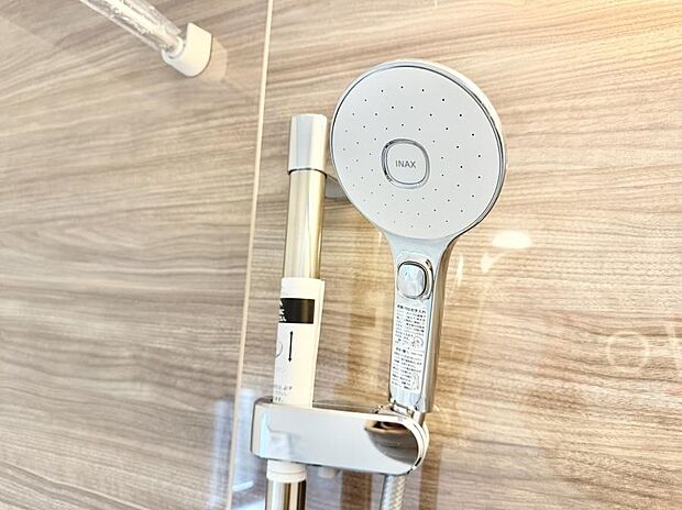 ■手元で簡単に止水できるため、水の無駄遣いを減らすことができます。