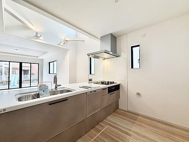 ■シンプルで機能的、毎日使いやすいキッチン