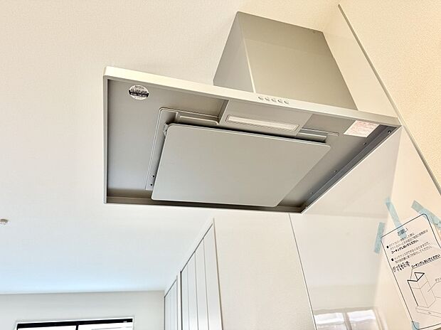 ■フードに覆われている為、匂いが換気扇に誘導され、効率的に排煙ができます