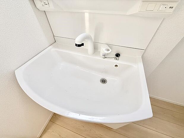 ■手洗いや顔を洗う時も快適に使える便利なシャワー