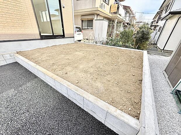 ■敷地内にゆとりある緑のスペースがあり、穏やかな雰囲気です