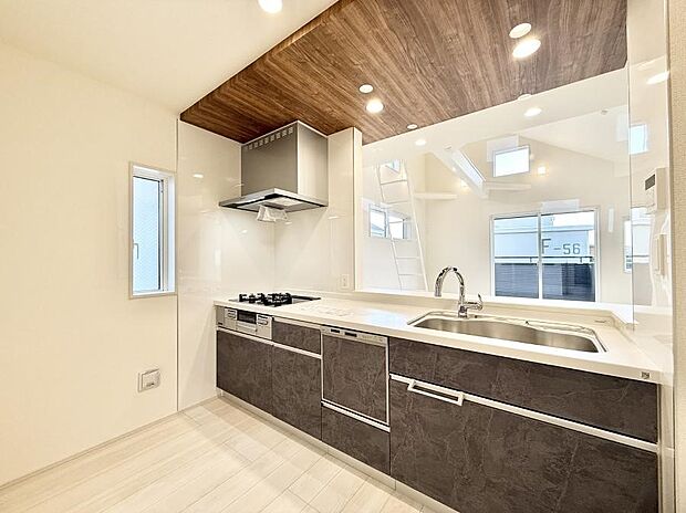 ■家族の絆を深める、温もりのあるキッチン