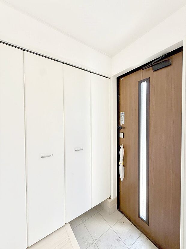 ■ 毎日を気持ちよく迎える、明るく温もりのある玄関