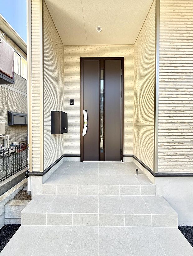 ■ 家族とゲストをやさしく迎える、心温まる玄関