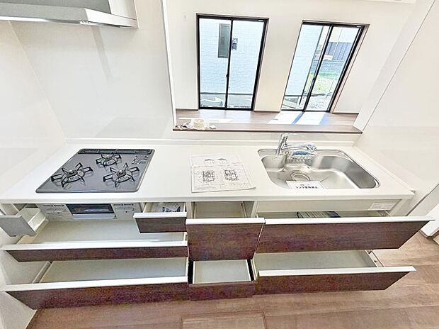 ■美味しい時間が生まれる、笑顔あふれるキッチン