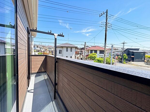 2号棟 ■ 季節の移ろいを感じられる開放的な空間です