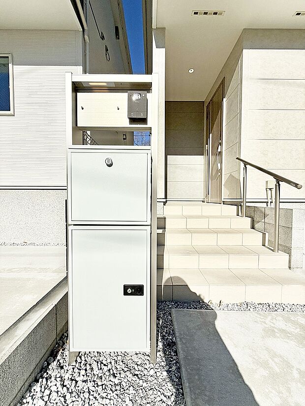 ■ シンプルで美しく、住まいの第一印象を彩る玄関です