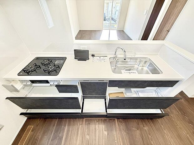 ■家族の絆を深める、温もりのあるキッチン