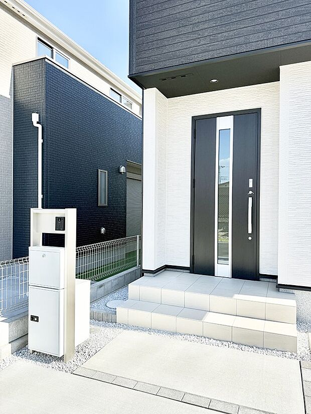 ■ 心地よい暮らしへとつながる、温かい玄関