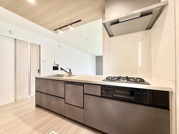 ■シンプルで機能的、毎日使いやすいキッチン