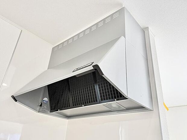 ■フードに覆われている為、匂いが換気扇に誘導され、効率的に排煙ができます