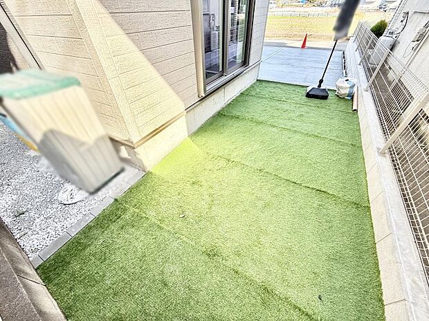 ■敷地内にゆとりある緑のスペースがあり、穏やかな雰囲気です