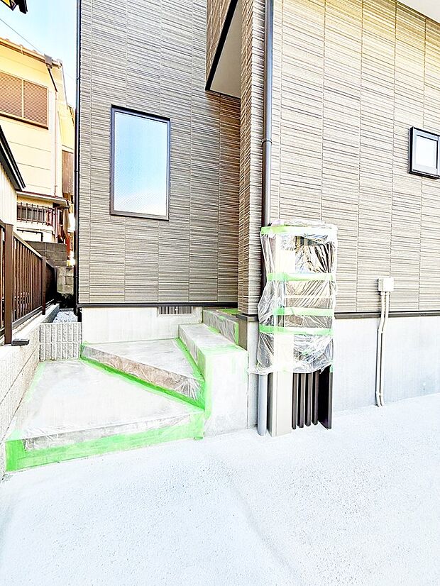 ■ シンプルで美しく、住まいの第一印象を彩る玄関です