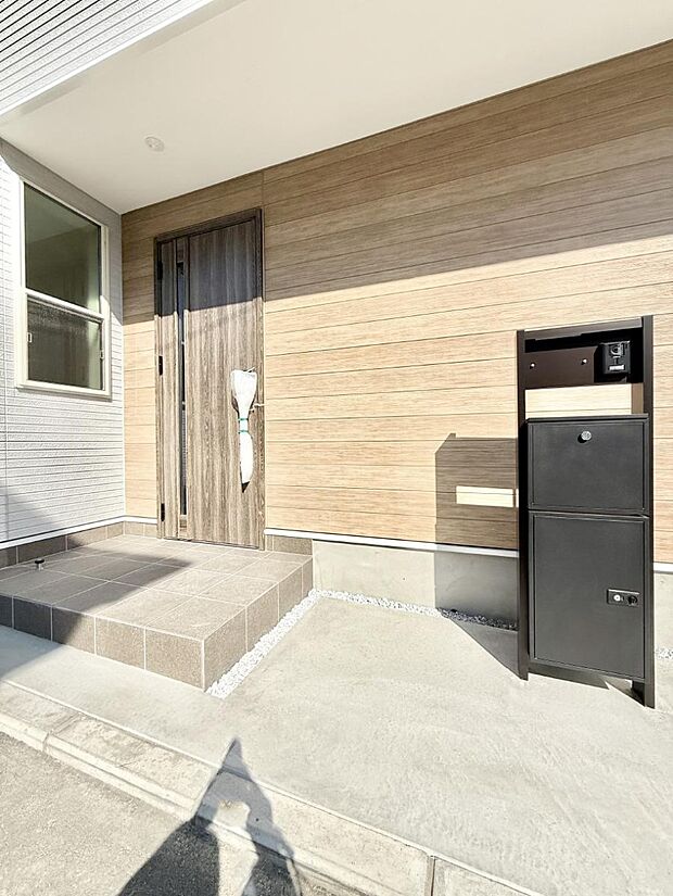 ■ 心地よい暮らしへとつながる、温かい玄関