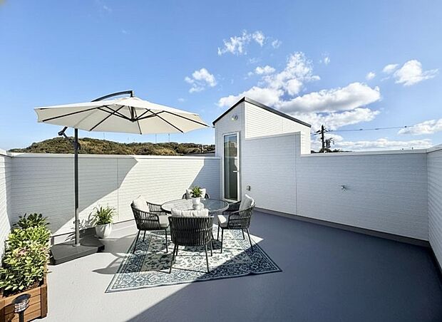 ■ 心地よい風と光を感じる、くつろぎのバルコニー※家具はCGです