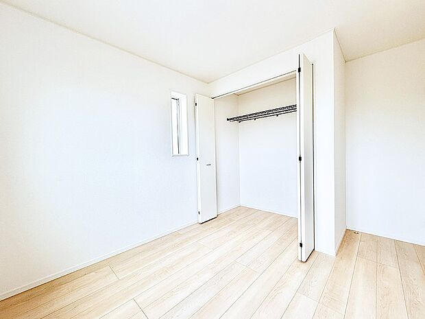 7号棟 ■落ち着いた色合いのお部屋で穏やかな時間を楽しめます