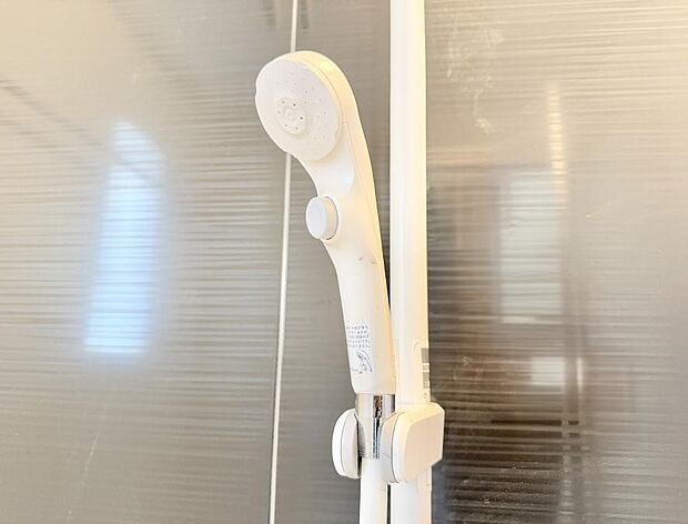 ■わざわざシャワー水栓のレバーまで手を伸ばす必要がなく、簡単に止水できる