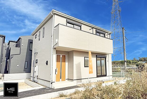 ■カースペース2台可能　17.5帖の広々リビング