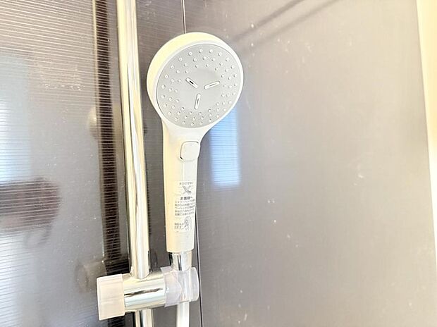 ■手元で簡単に止水できるため、水の無駄遣いを減らすことができます。