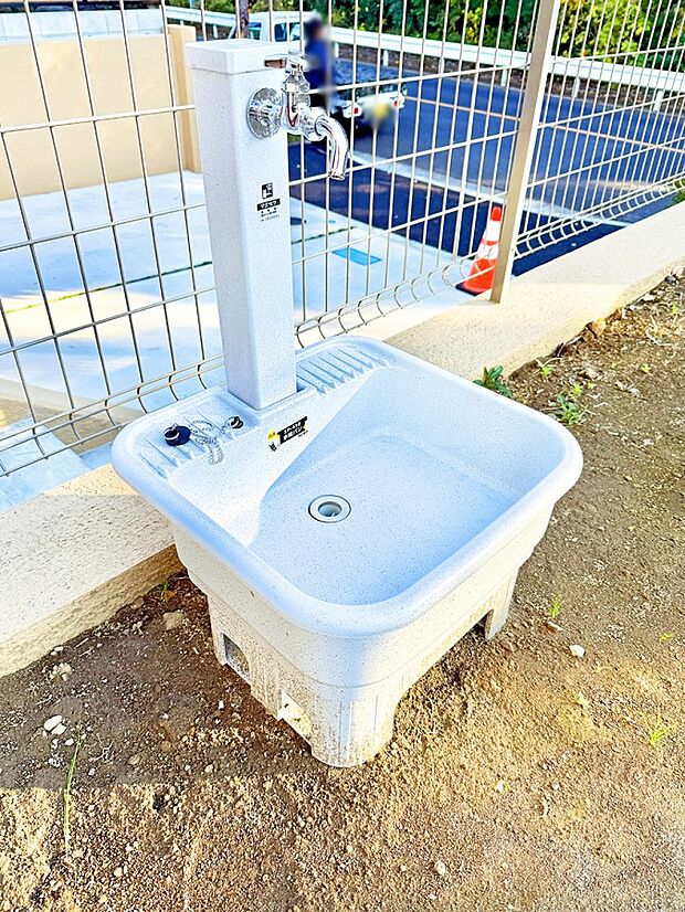 ■洗車もご自宅でできる便利な散水栓付き！  