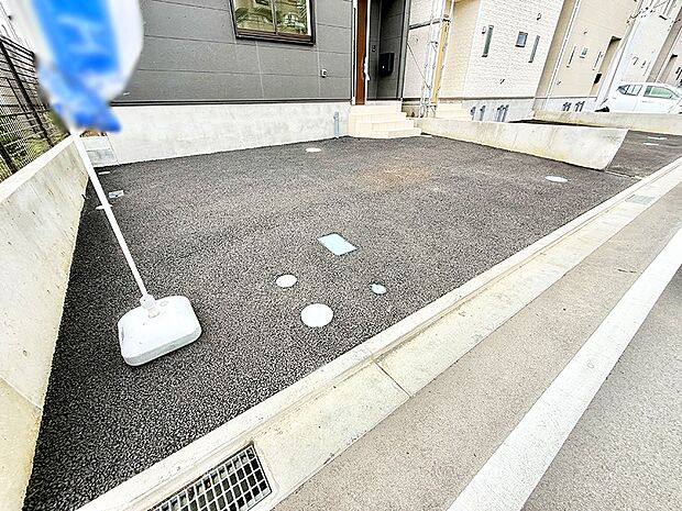 8号棟 ■快適な駐車スペースで安心