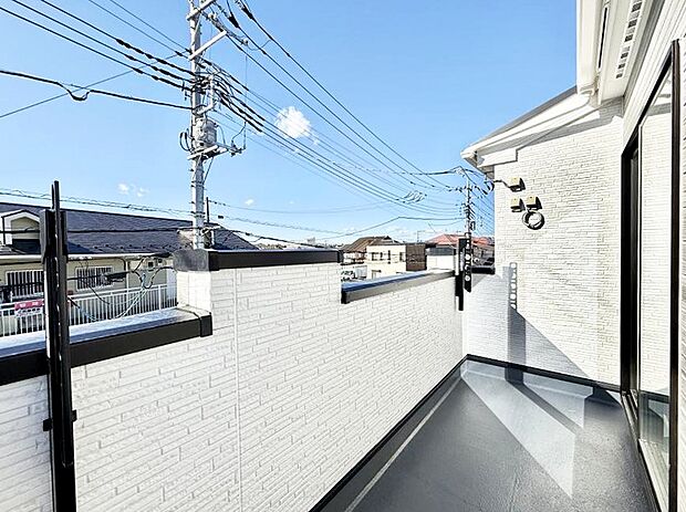 ■ 季節の移ろいを感じられる開放的な空間です