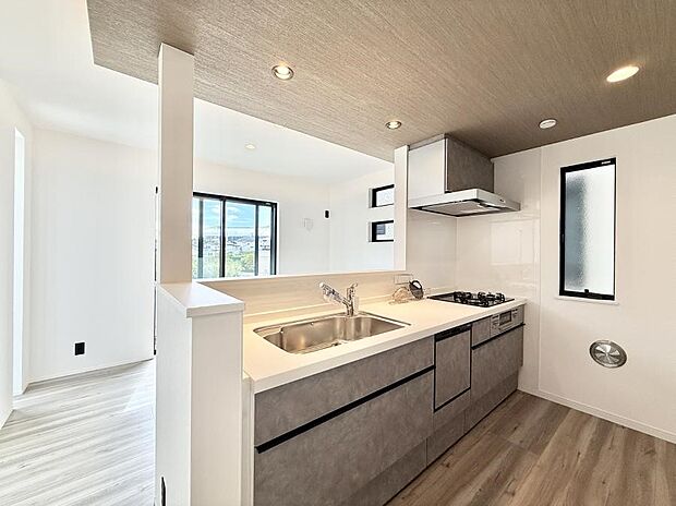 ■美味しい時間が生まれる、笑顔あふれるキッチン