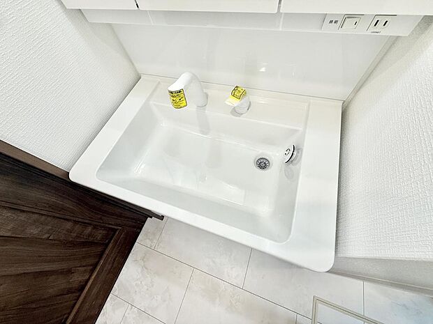 ■手洗いや顔を洗う時も快適に使える便利なシャワー