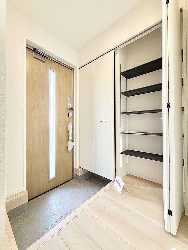 ■ ここから始まる一日、すっきり整った玄関