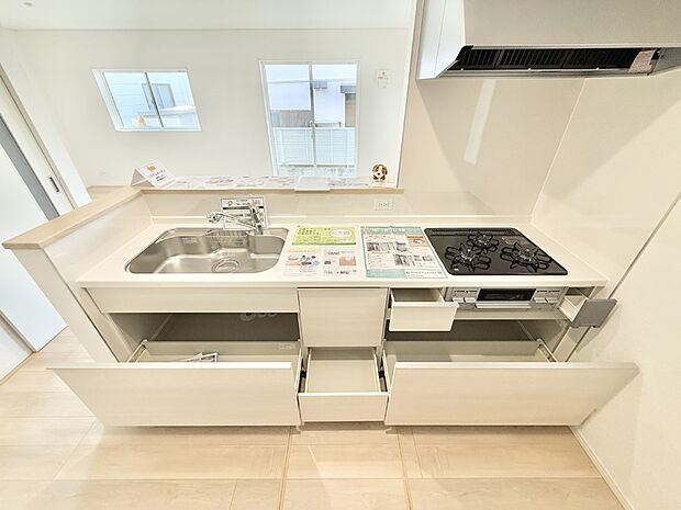 ■家族の絆を深める、温もりのあるキッチン