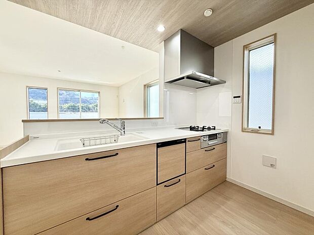 ■家族の絆を深める、温もりのあるキッチン