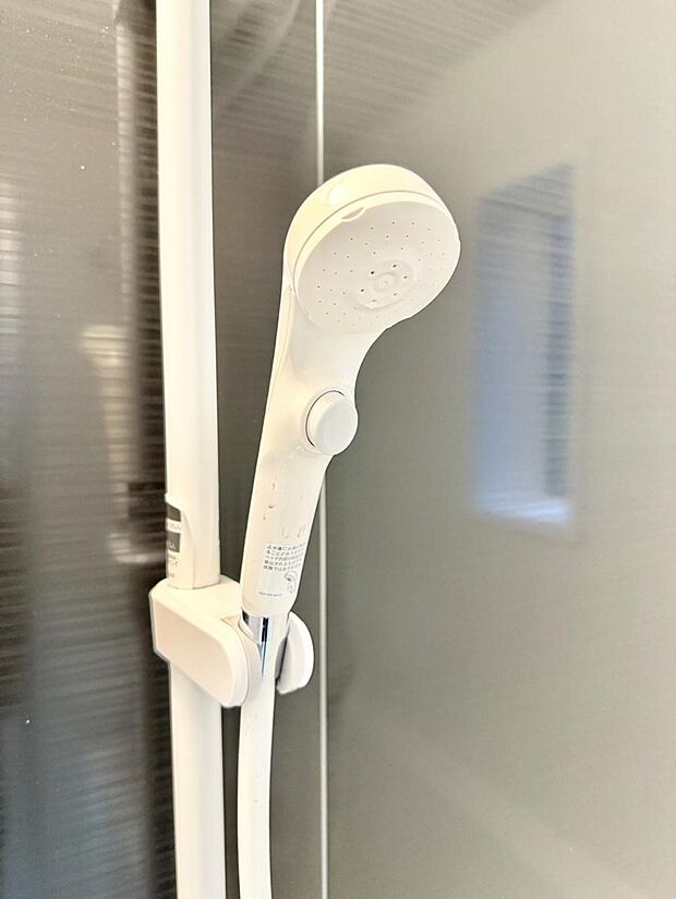 ■手元で簡単に止水できるため、水の無駄遣いを減らすことができます。