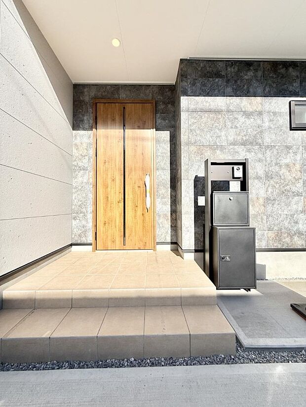 ■ 心地よい暮らしへとつながる、温かい玄関