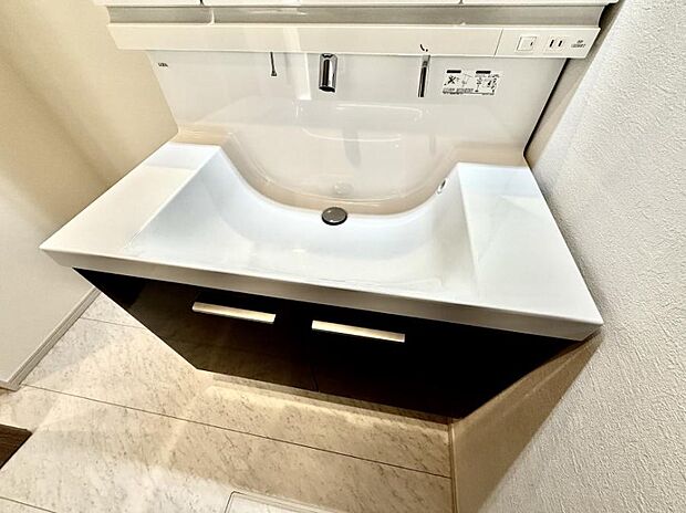 ■手洗いや顔を洗う時も快適に使える便利なシャワー