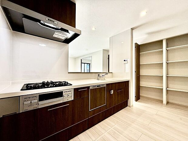 ■家族の絆を深める、温もりのあるキッチン