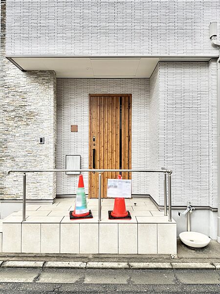 玄関を拡大表示