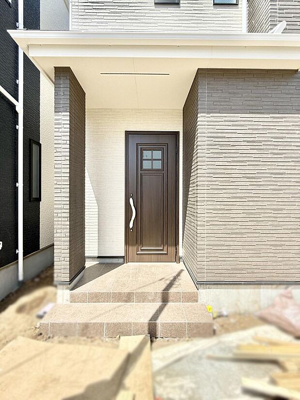3号棟 ■ シンプルで美しく、住まいの第一印象を彩る玄関です