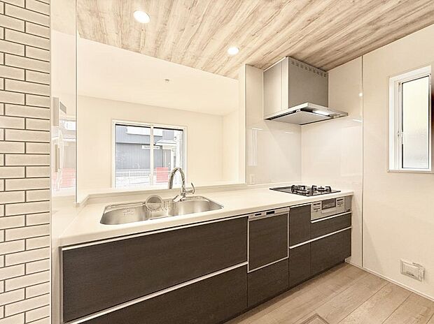 ■シンプルで美しく心地よい時間を生むキッチン空間