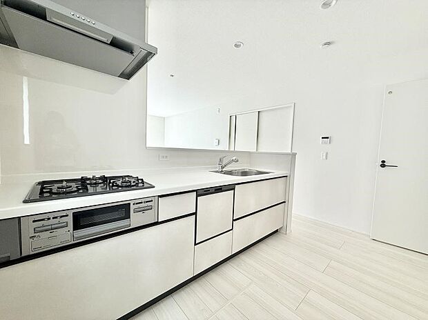 ■シンプルで機能的、毎日使いやすいキッチン