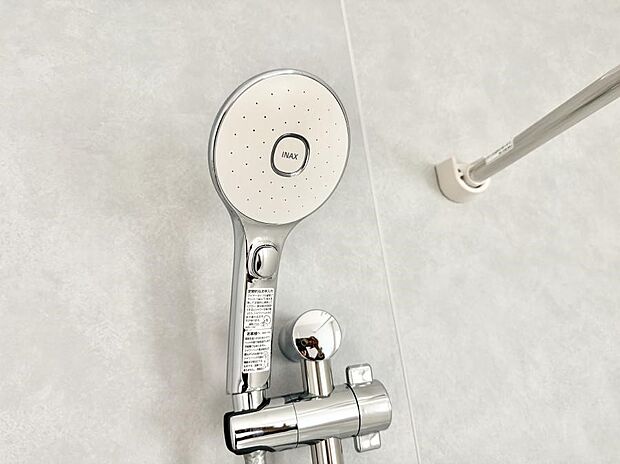 ■手元で簡単に止水できるため、水の無駄遣いを減らすことができます。